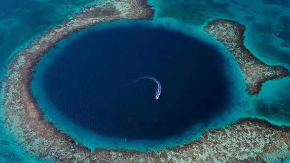 Luxury Travel - Experiencing The Great Blue Hole